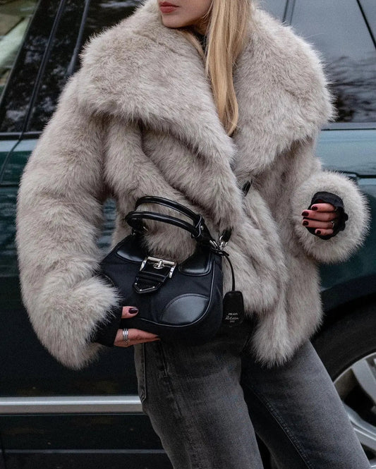 Alice | Women's Luxurious Oversized Faux Fur Coat