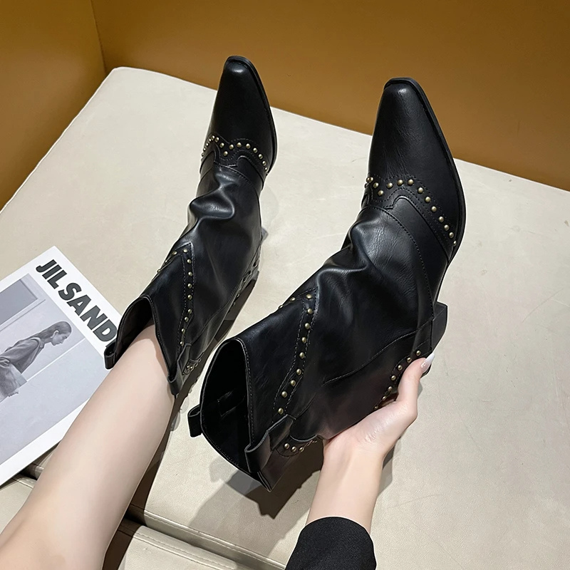 Rylee | Women’s Classic Studded Cowboy Boots