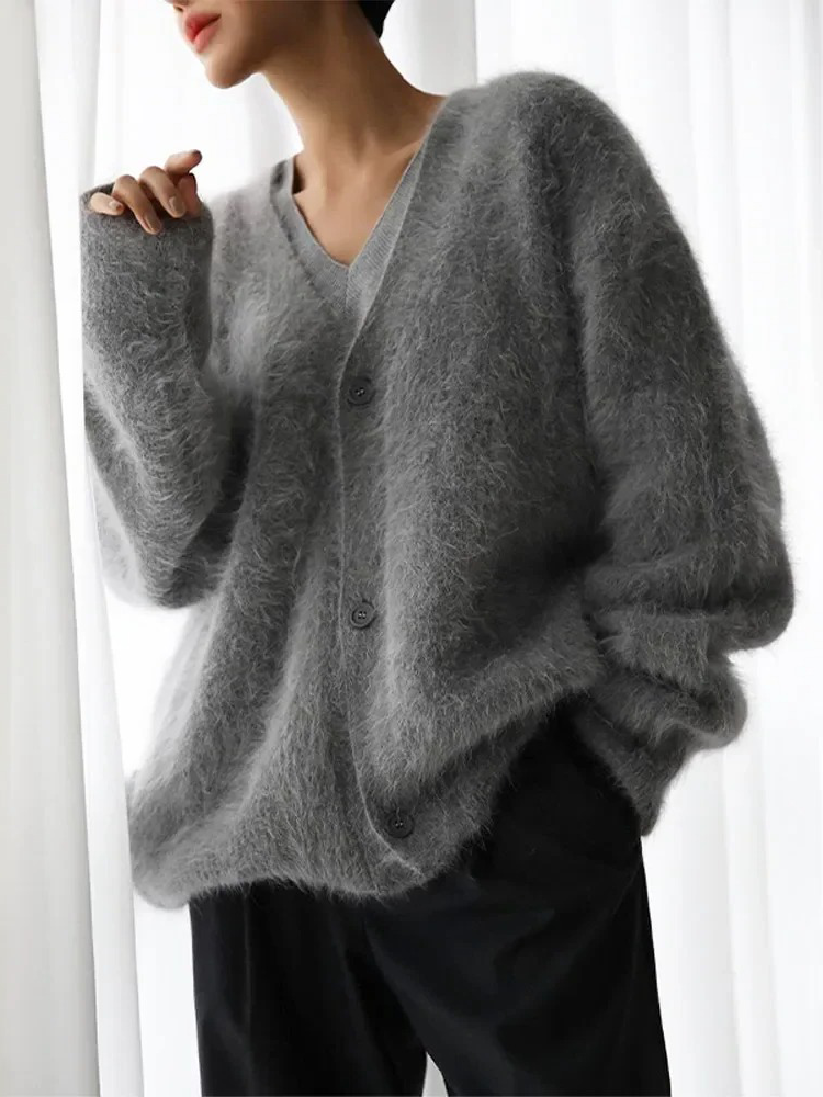 Scottie | Women’s V-Neck Relaxed Fit Cardigan