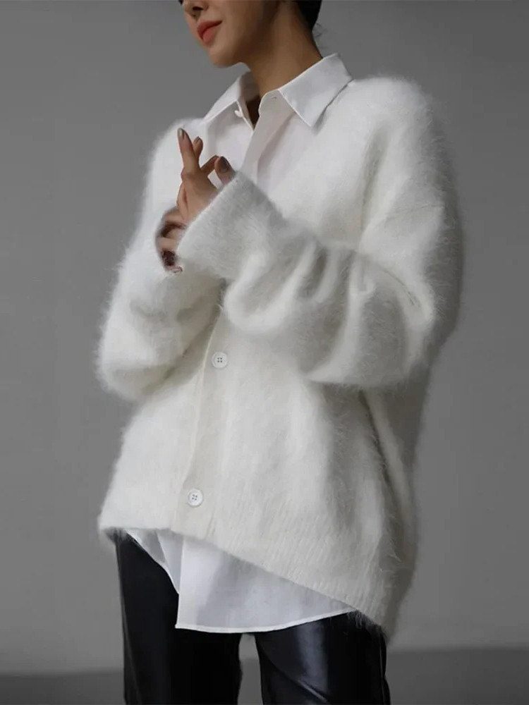 Scottie | Women’s V-Neck Relaxed Fit Cardigan