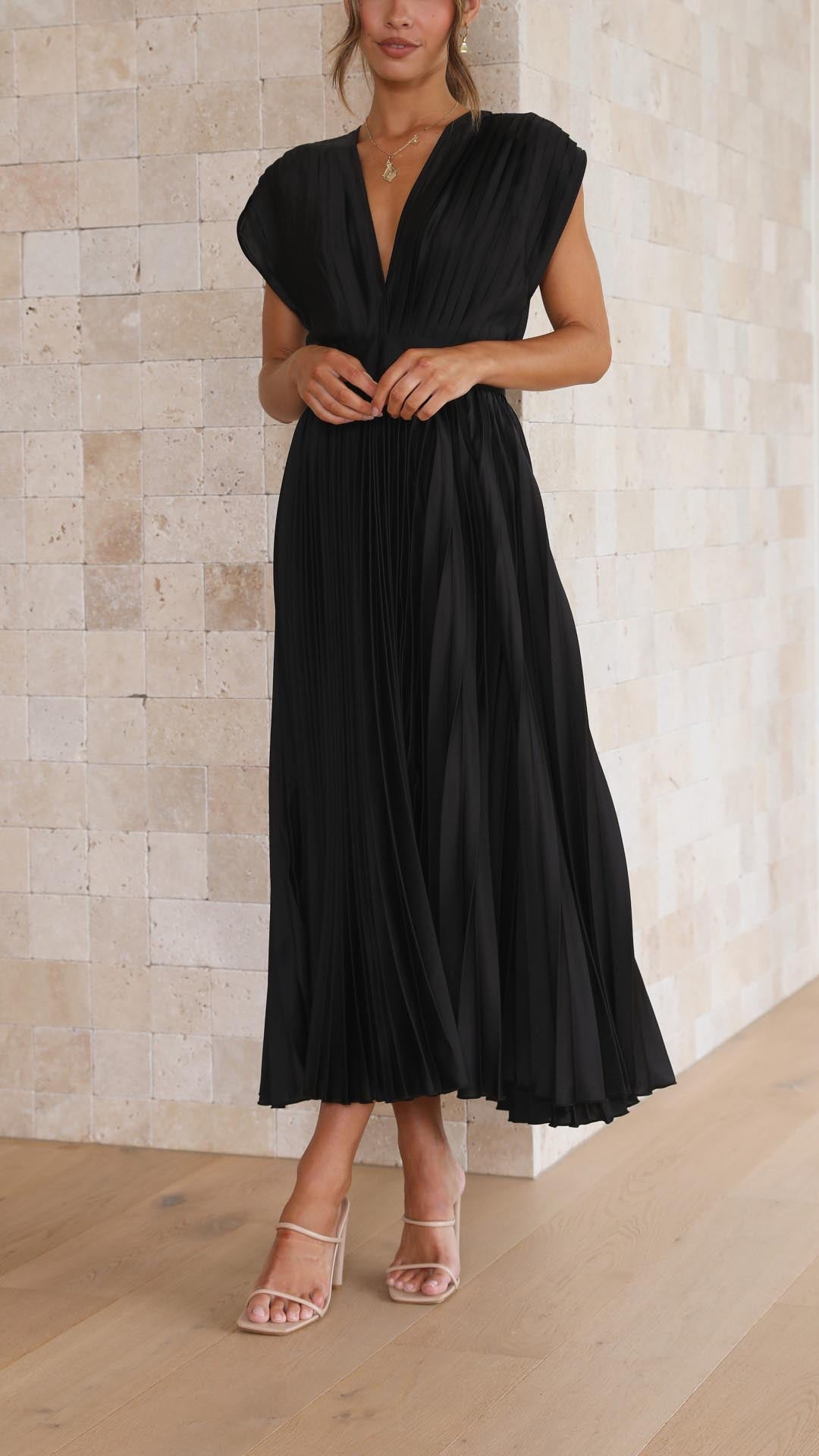 Kenna | Women’s Summer V-Neck Pleated Maxi Dress