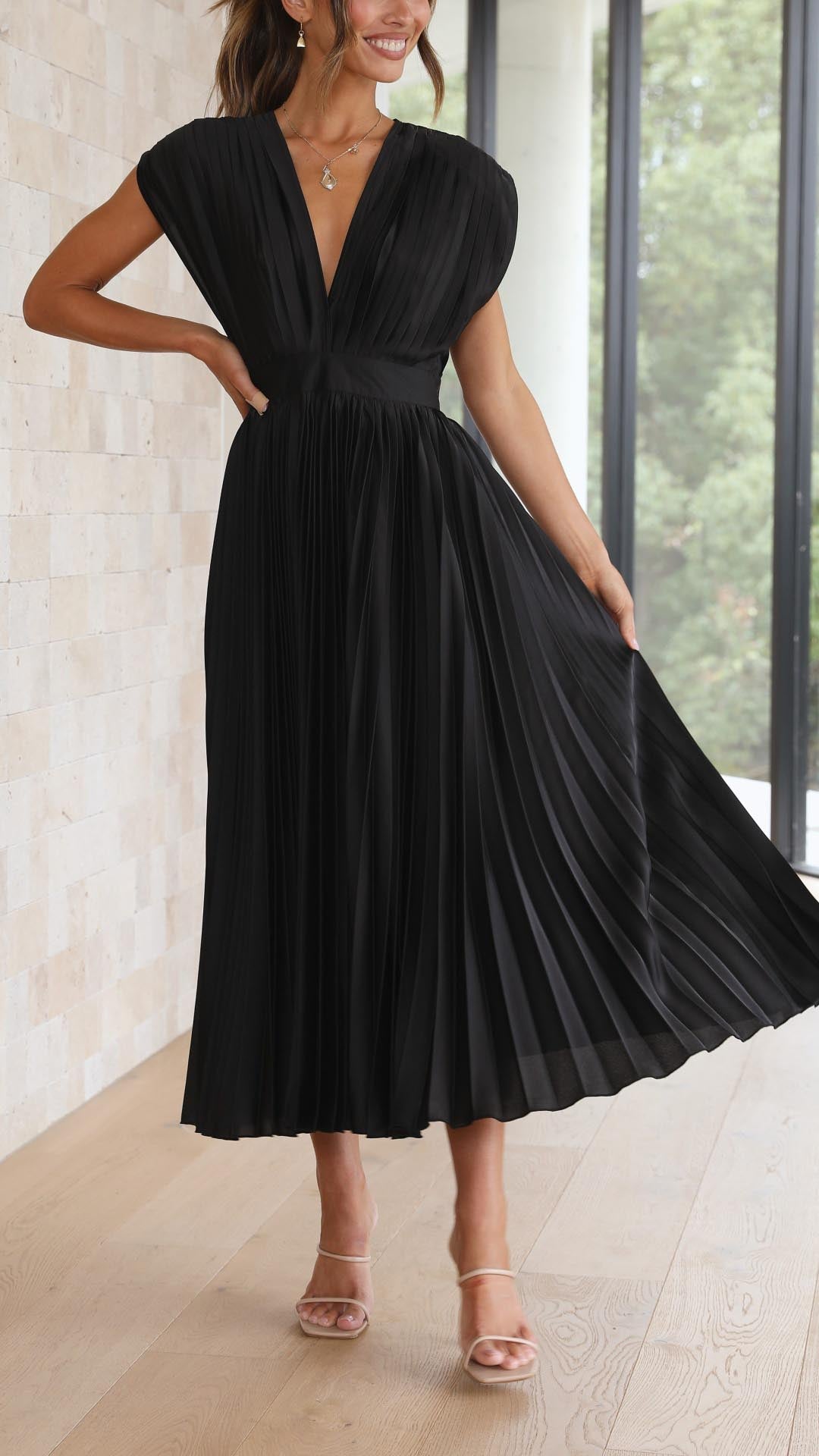 Kenna | Women’s Summer V-Neck Pleated Maxi Dress