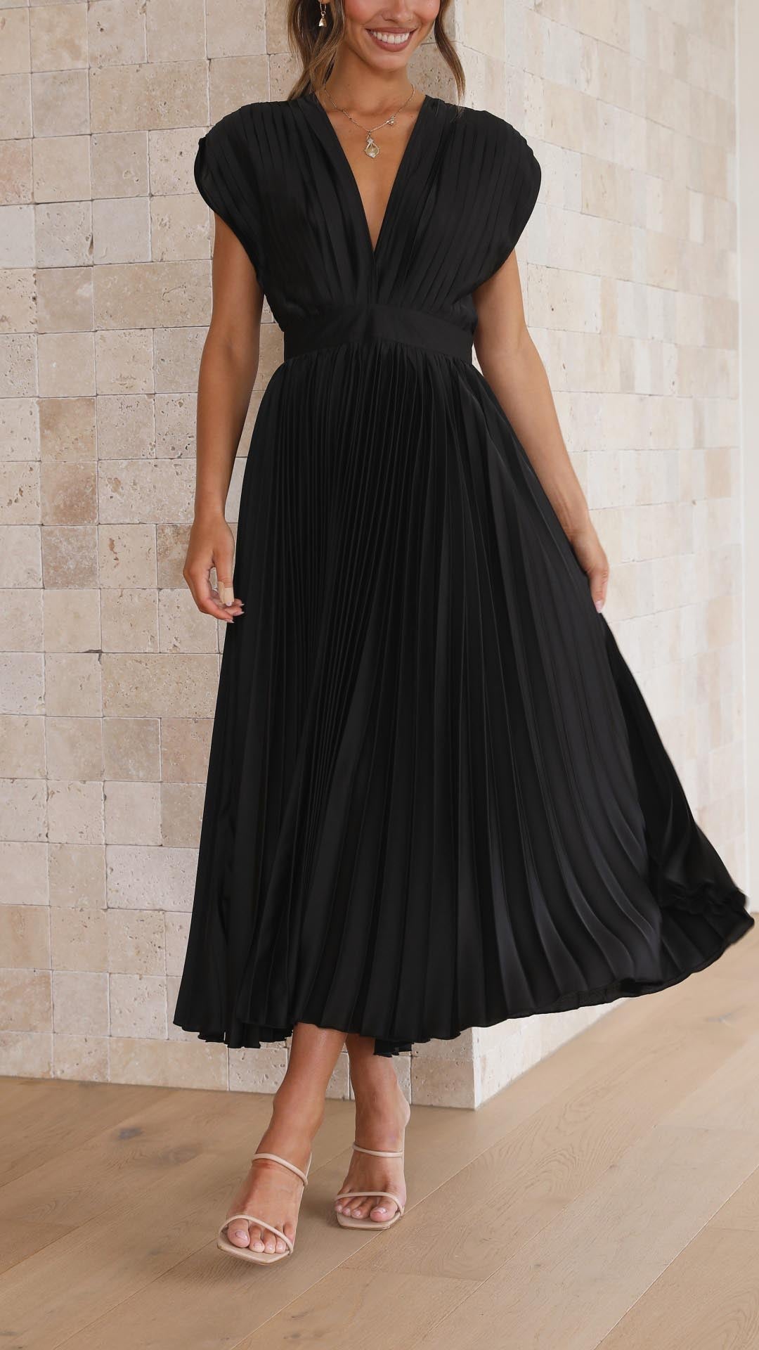 Kenna | Women’s Summer V-Neck Pleated Maxi Dress