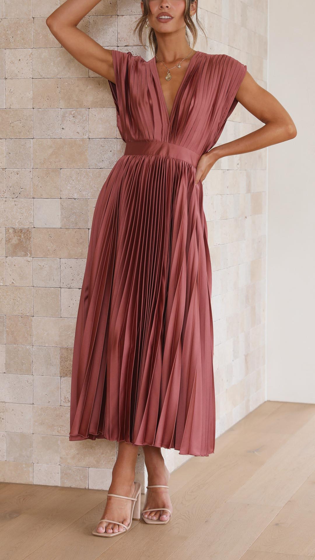 Kenna | Women’s Summer V-Neck Pleated Maxi Dress