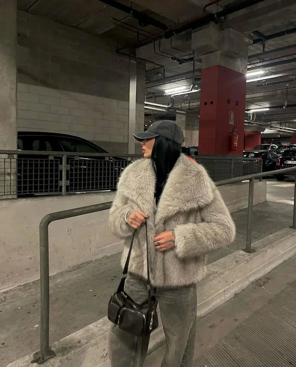 Alice | Women's Luxurious Oversized Faux Fur Coat