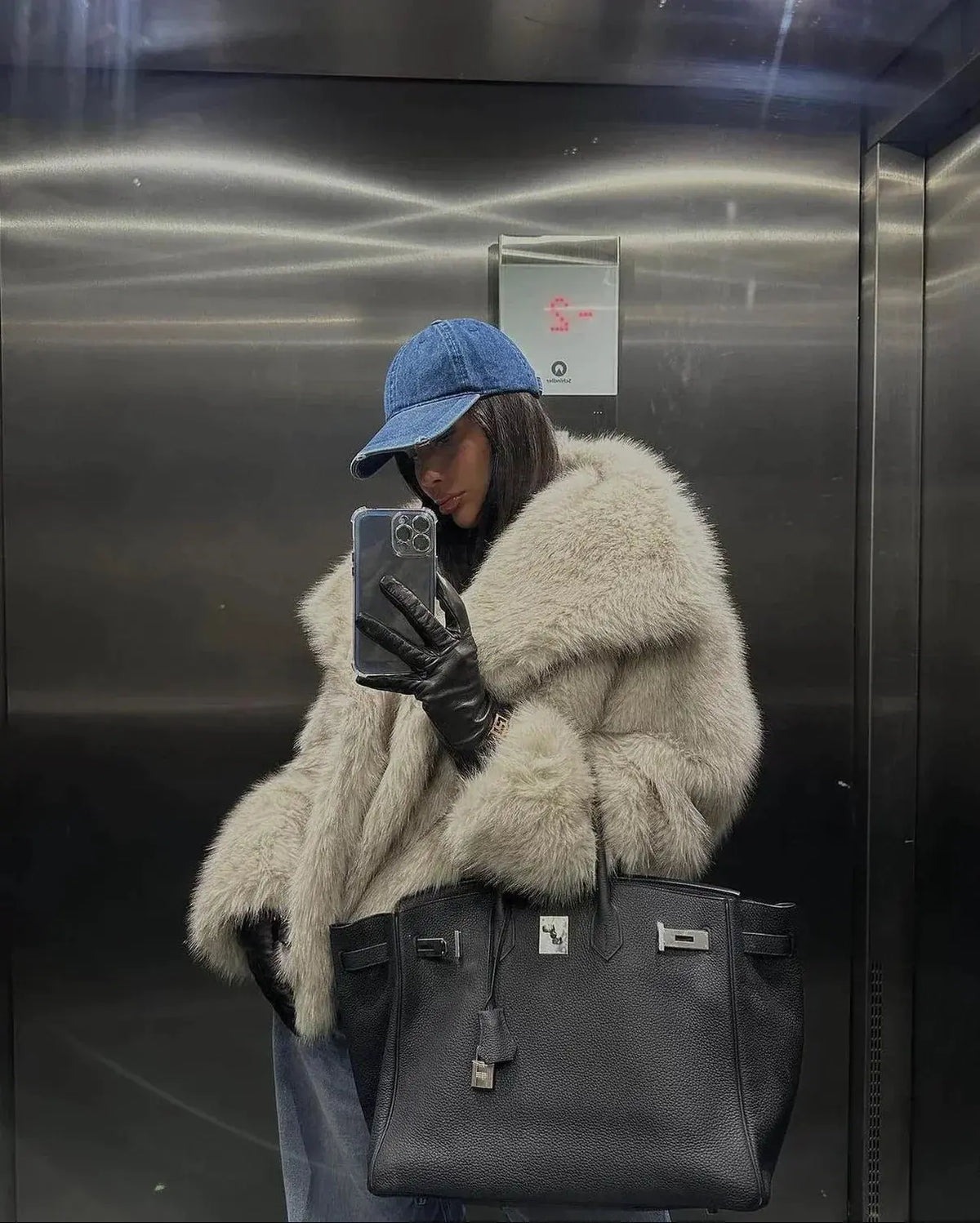 Alice | Women's Luxurious Oversized Faux Fur Coat